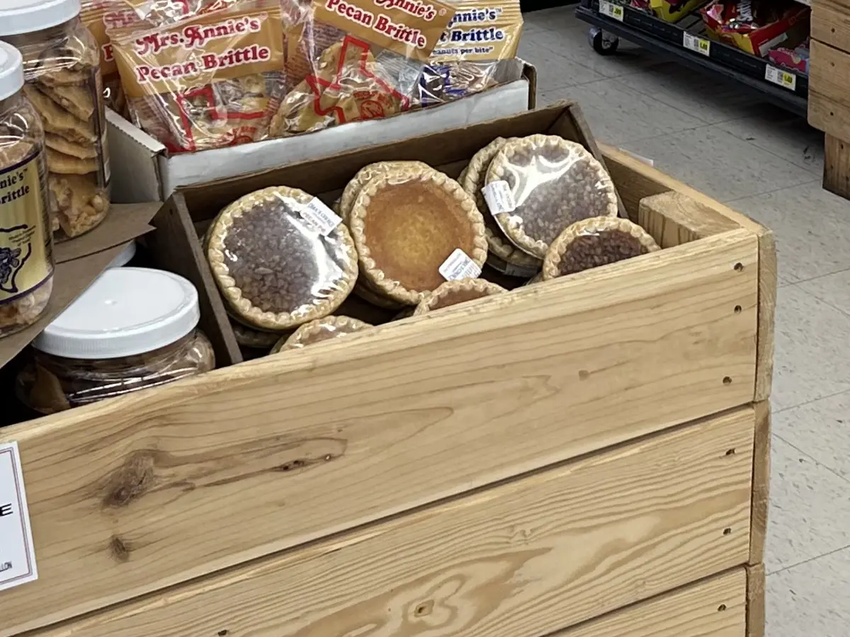 Oma’s Choice Pies retail display